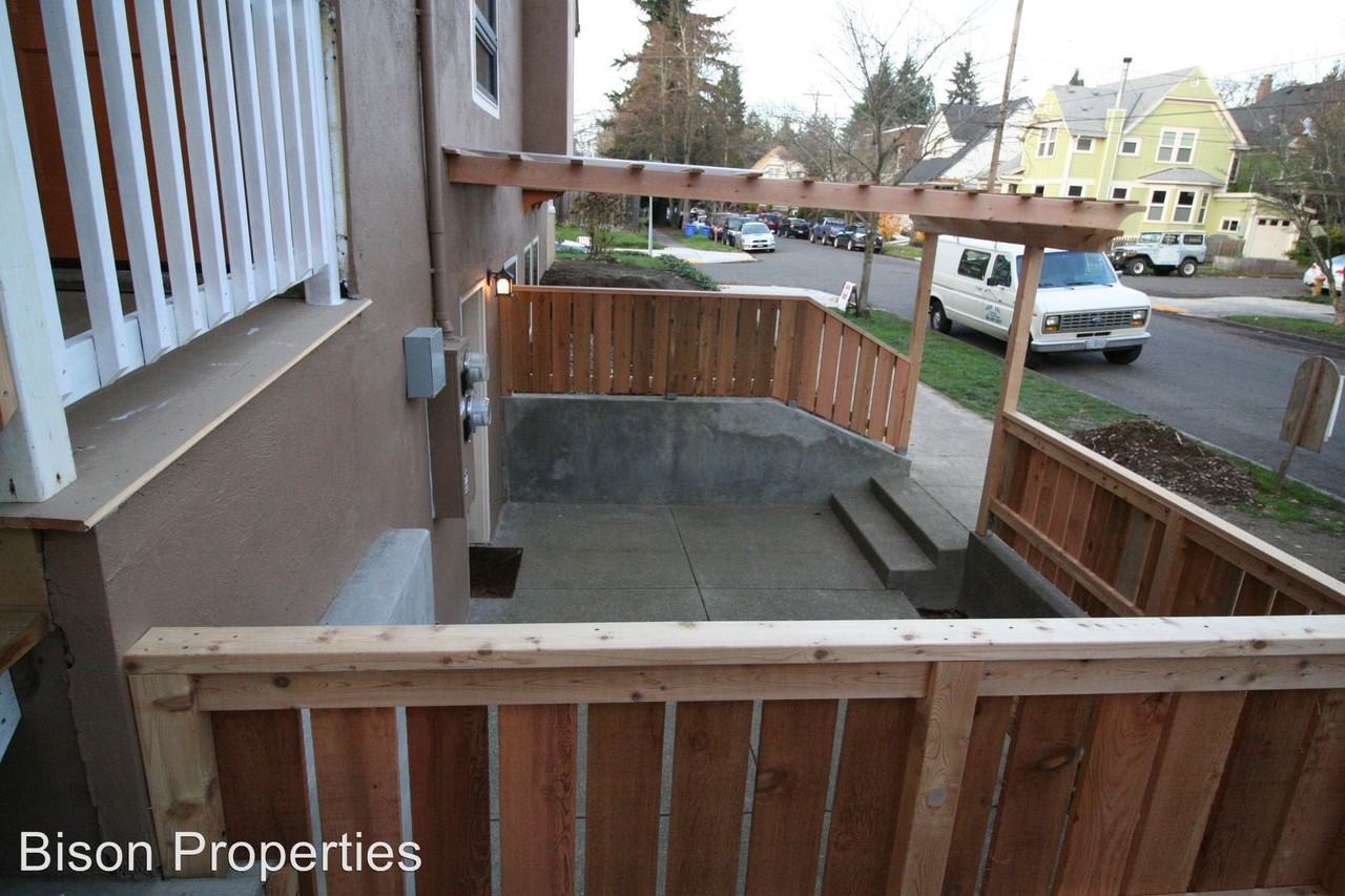 2850 NE Davis St. - Photo 3 of 20