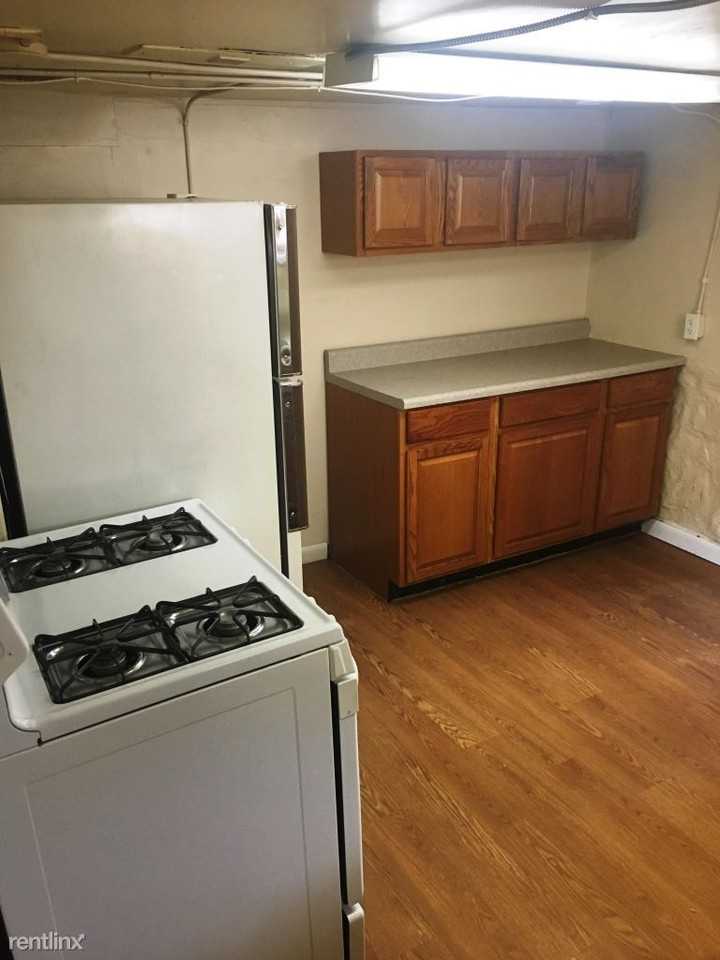1012 15th St #3 - Photo 2 of 8