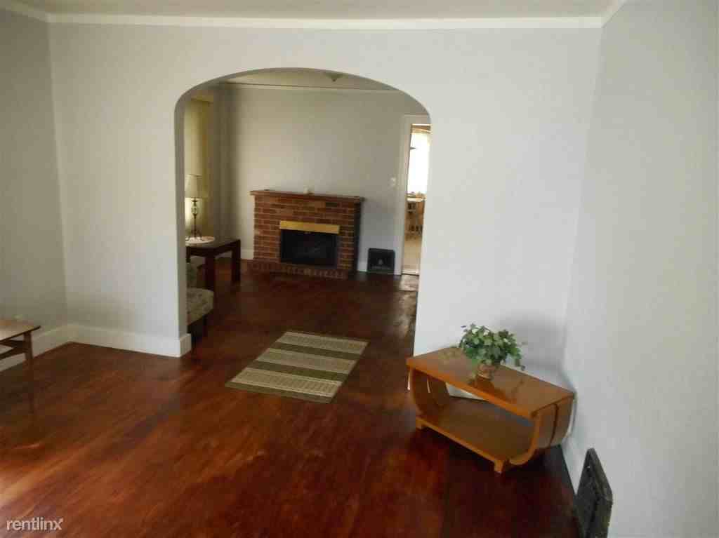 2610 Prast Blvd - Photo 2 of 9