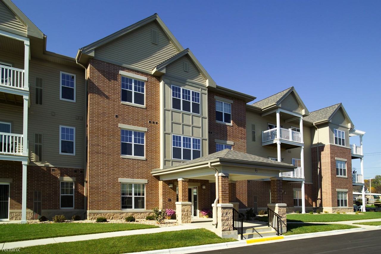 Frost Woods I & II Senior Apartments - Photo 3 of 10