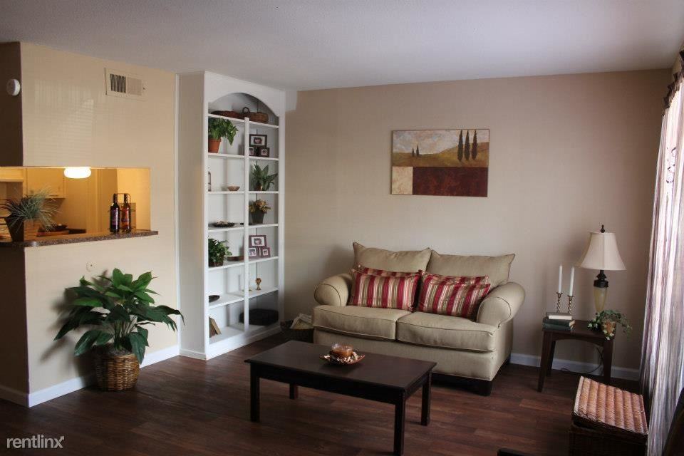 4800 Lamonte Ln - Photo 2 of 9