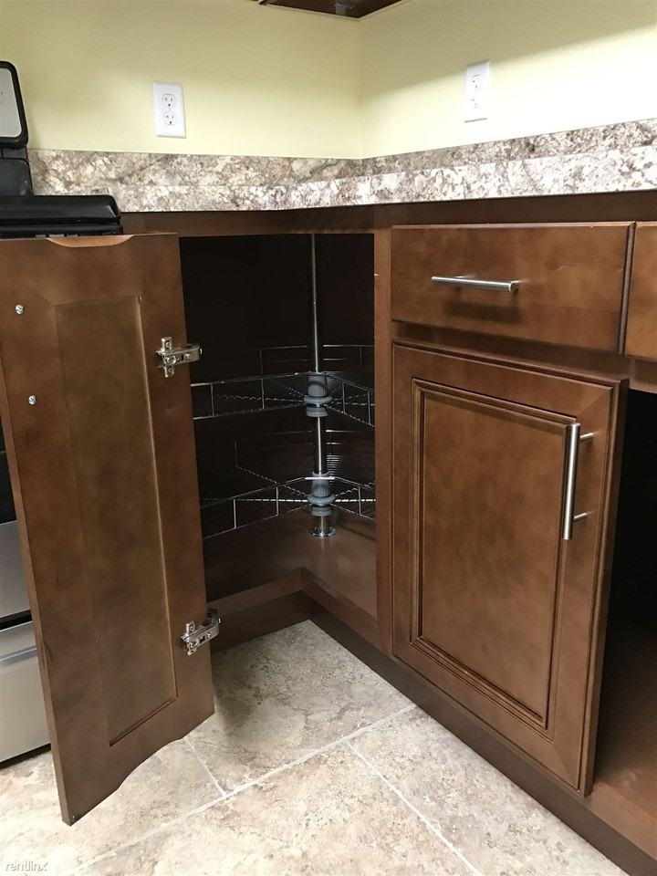 10217 N 22nd St - Photo 3 of 10