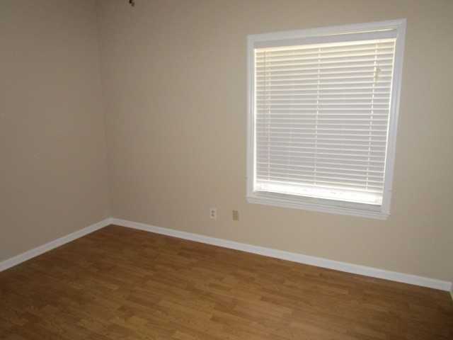 84 Maygold St - Photo 3 of 10