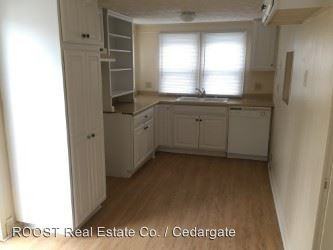 1429 Broadway St - Photo 2 of 9