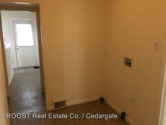 1429 Broadway St - Photo 3 of 9