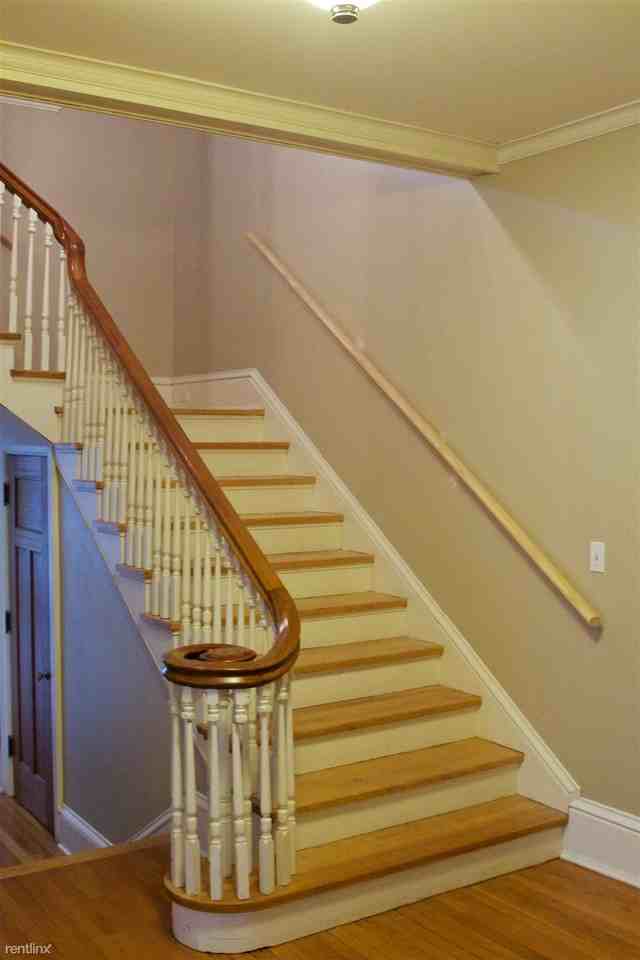 529 Madison Ave SE - Photo 2 of 11