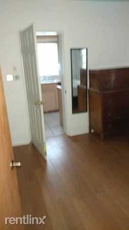 895 11th St - Photo 3 of 12