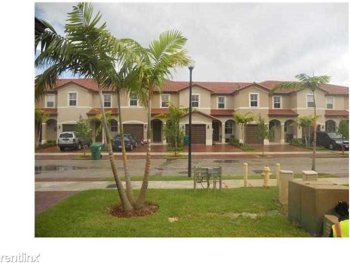 1034 NE 208th St - Photo 2 of 3