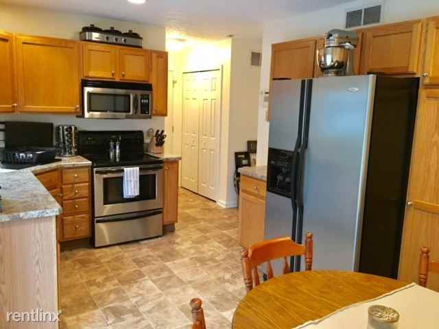 886 Belden Ave - Photo 2 of 24