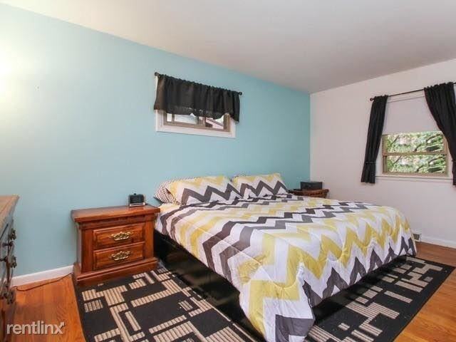 409 N Franklin St - Photo 3 of 21