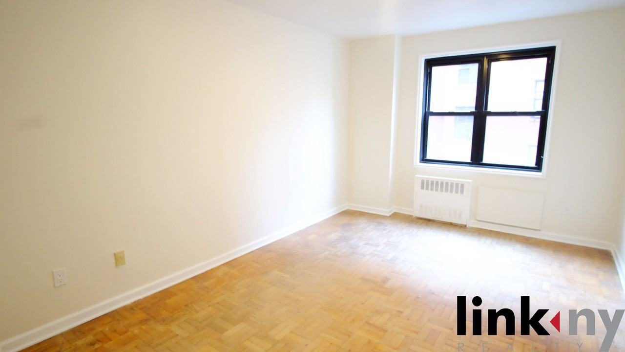 1100 Warburton Avenue #1D