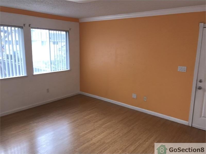 559 Groth Pl - Photo 3 of 11