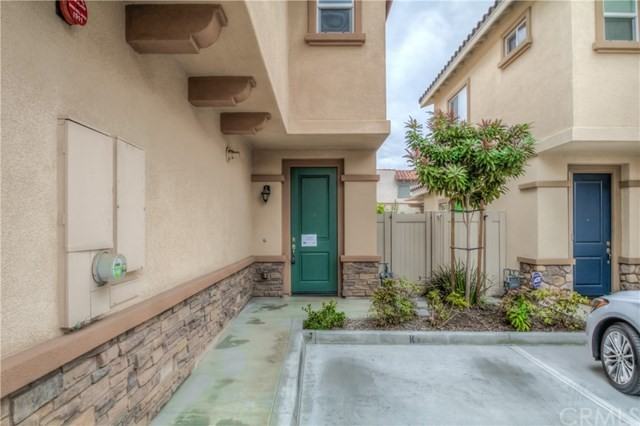 6171 Orange Ave - Photo 3 of 44