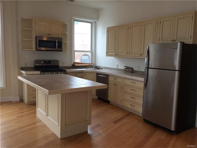 141 Main St - Photo 3 of 17