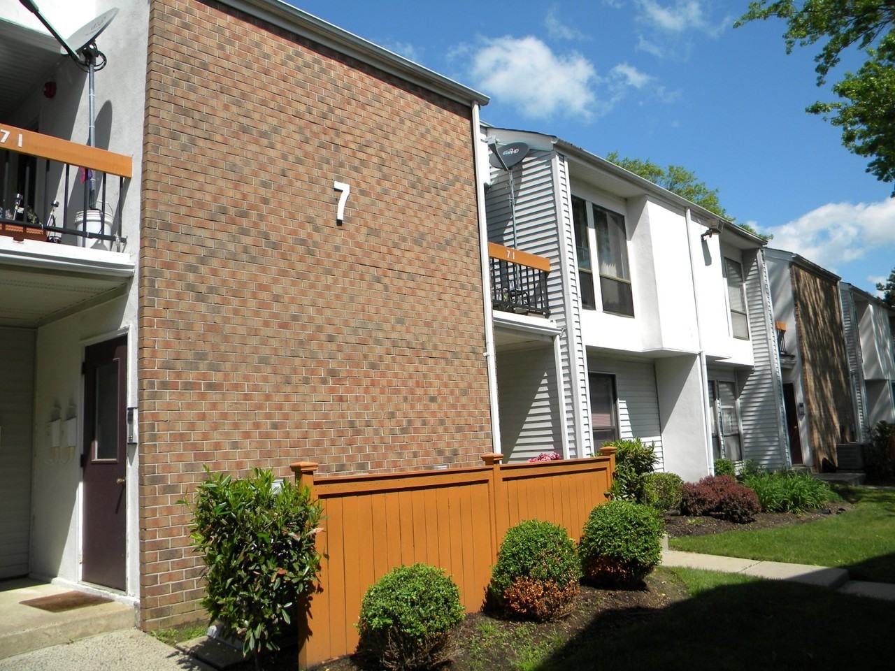 7J Dennison Dr - Photo 3 of 18