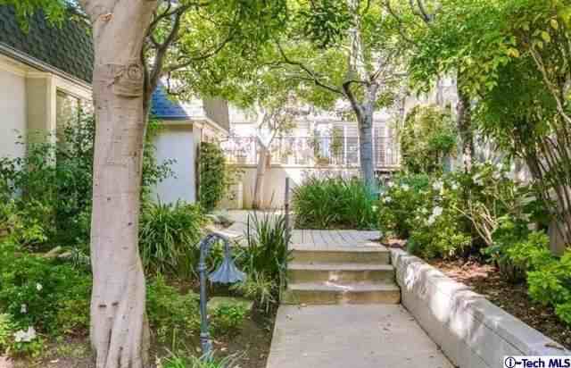 1045 S Orange Grove Blvd - Photo 2 of 30