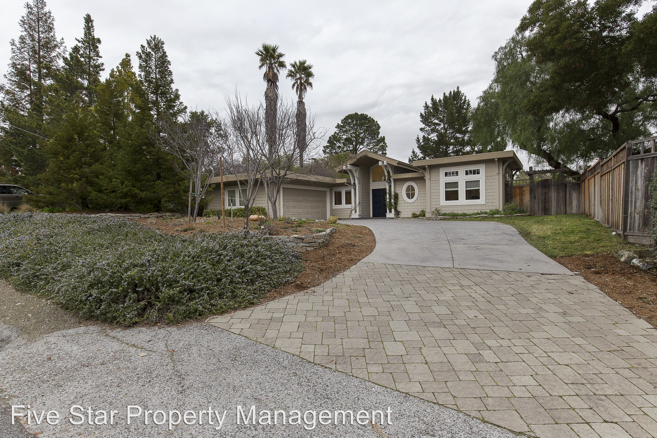 404 Hillcrest Way - Photo 2 of 30