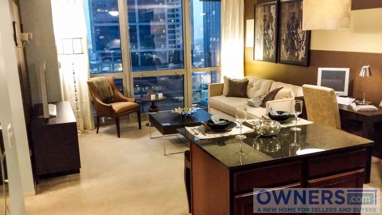 East South Water St & N Field Blvd #1205