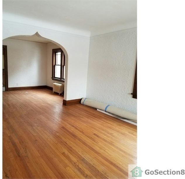 1998-1900 Douglas St - Photo 2 of 5