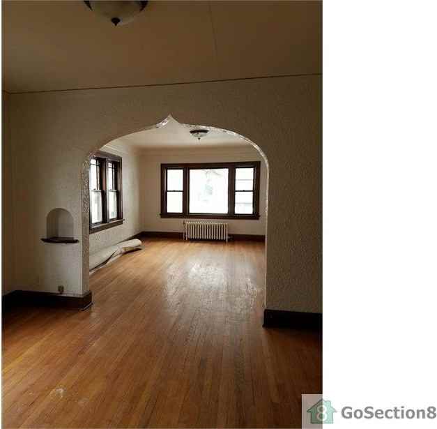 1998-1900 Douglas St - Photo 3 of 5