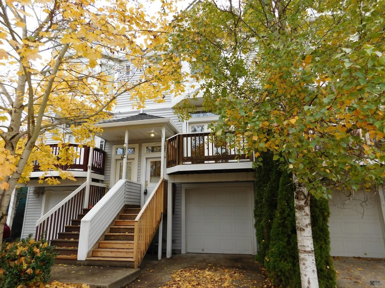 9297 SW Hill St - Photo 2 of 23