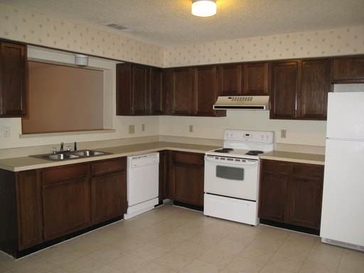 705 Wolftrap Dr - Photo 2 of 7