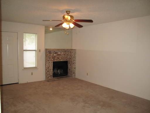 705 Wolftrap Dr - Photo 3 of 7