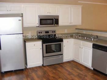 160 Fair Oaks Dr - Photo 2 of 4