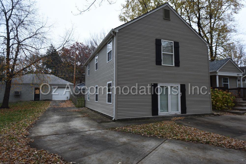 8533 England St - Photo 2 of 34