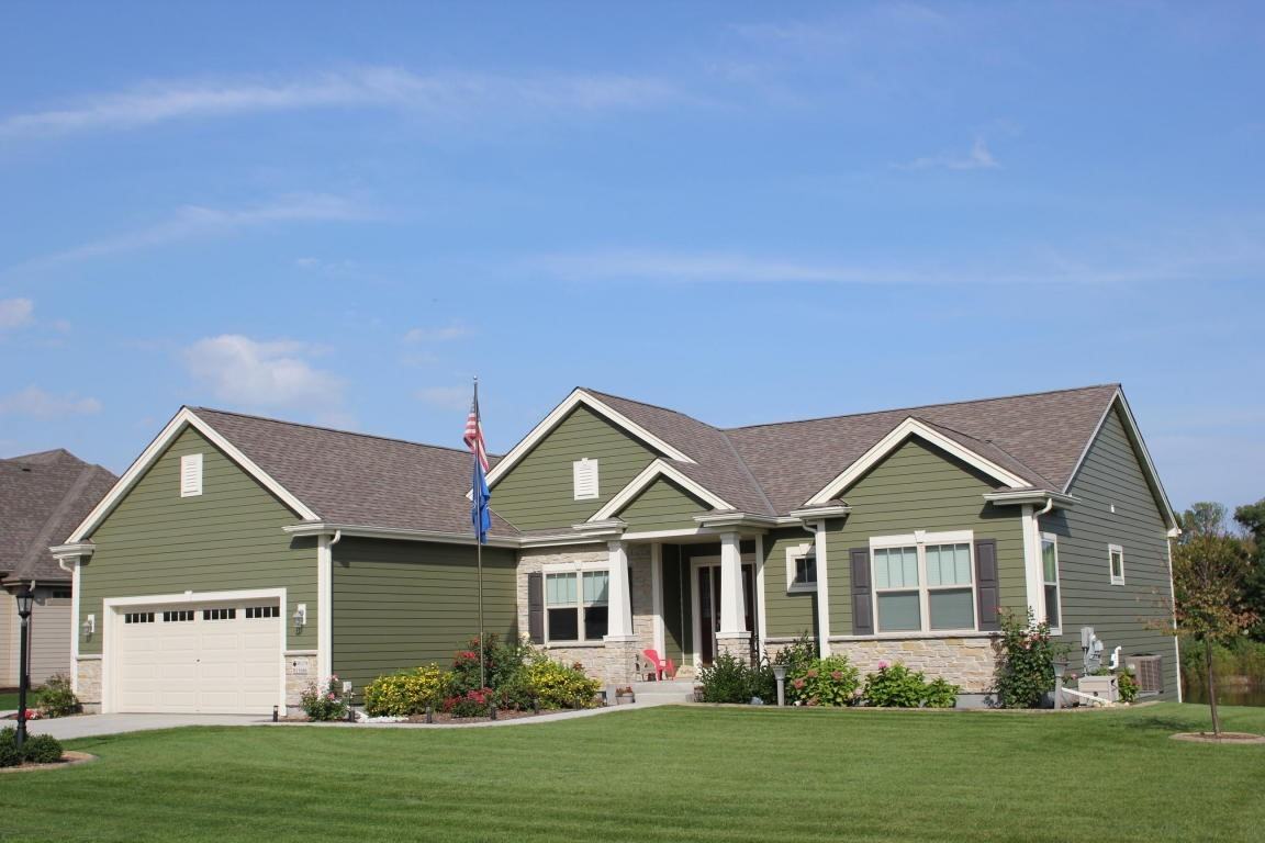 W179N11686 Augusta Ct - Photo 2 of 16