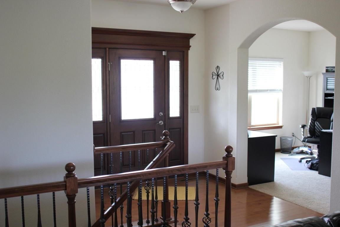 W179N11686 Augusta Ct - Photo 3 of 16