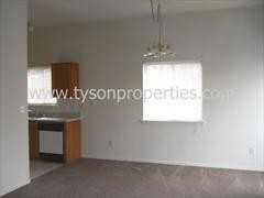 814 Knox Ct NE - Photo 3 of 11