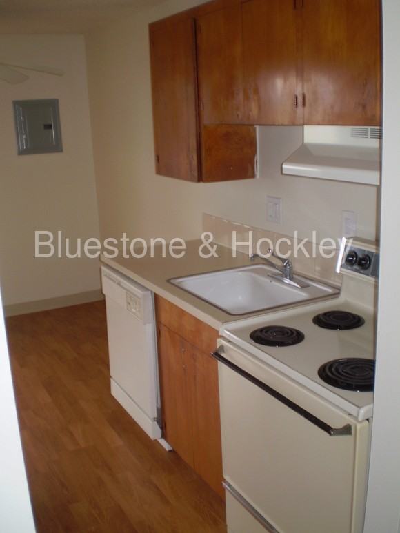 11347 SE 27th Ave - Photo 3 of 8