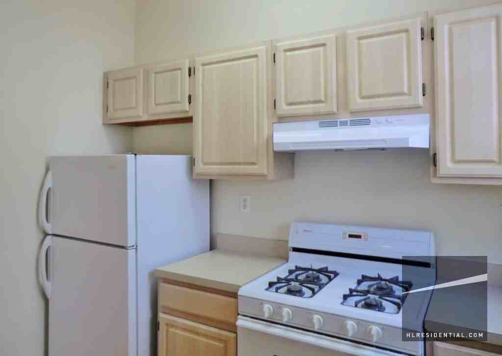 523 E 160th St 4B - Photo 2 of 3