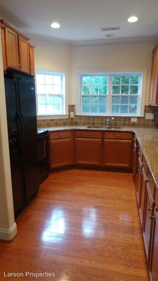 312 St Nicholas Trail - Photo 3 of 9