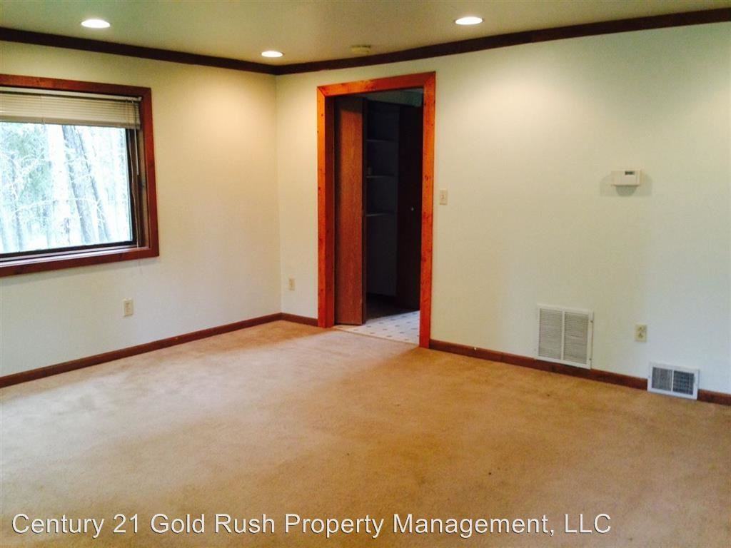 115 Boaters Ln - Photo 2 of 10