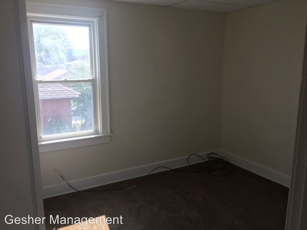 1408 Maple Ave - Photo 2 of 10