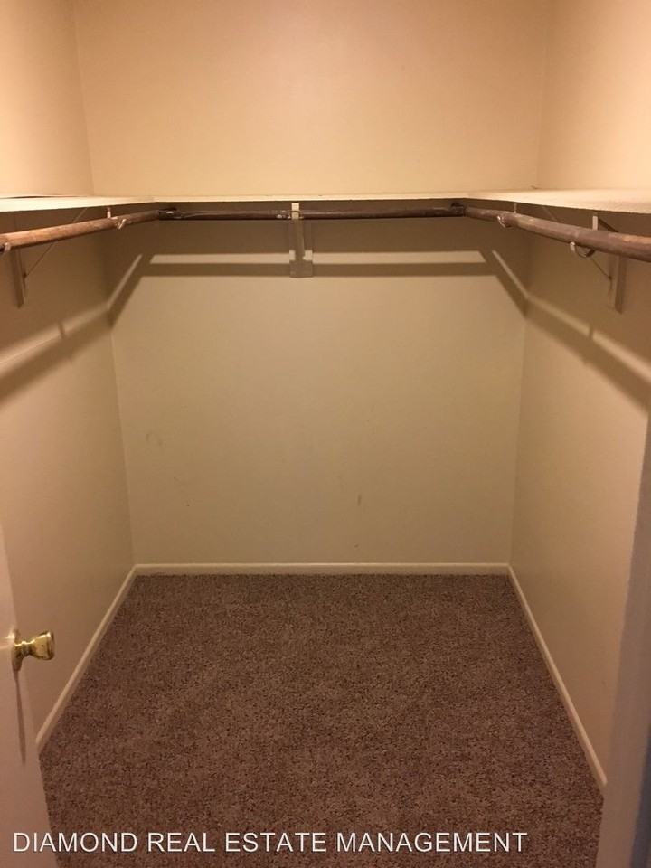 2201 Pinon Springs Cir - Photo 2 of 12