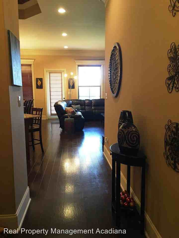 110-100 Heathwood Dr - Photo 2 of 20