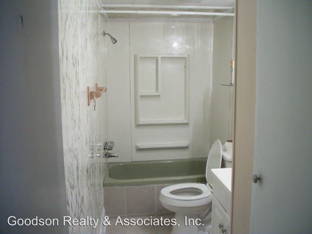 402 E Academy St - Photo 3 of 16