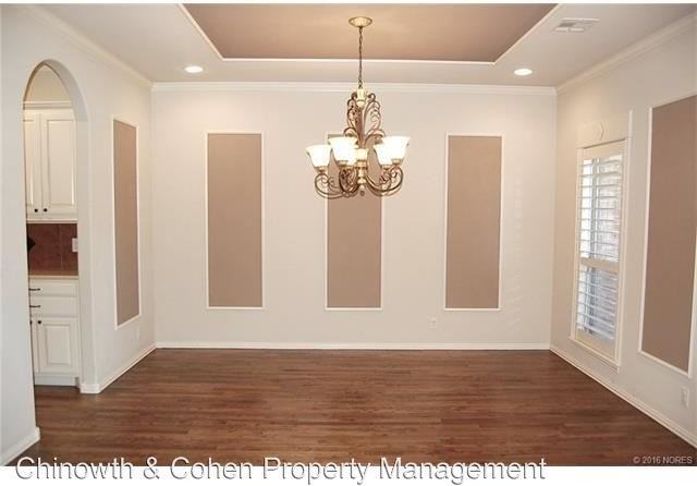 4114 N Maple Pl - Photo 3 of 35