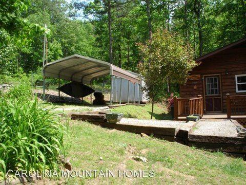 290 Woods Dr - Photo 3 of 10