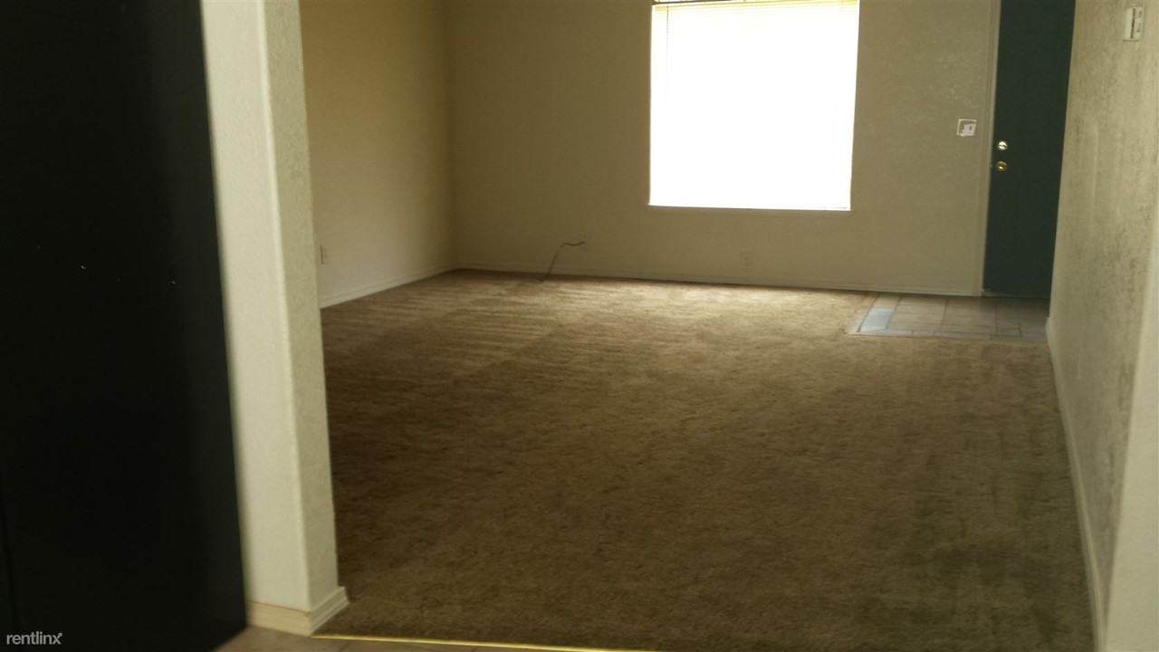 4638 NW 19th St - Photo 2 of 3