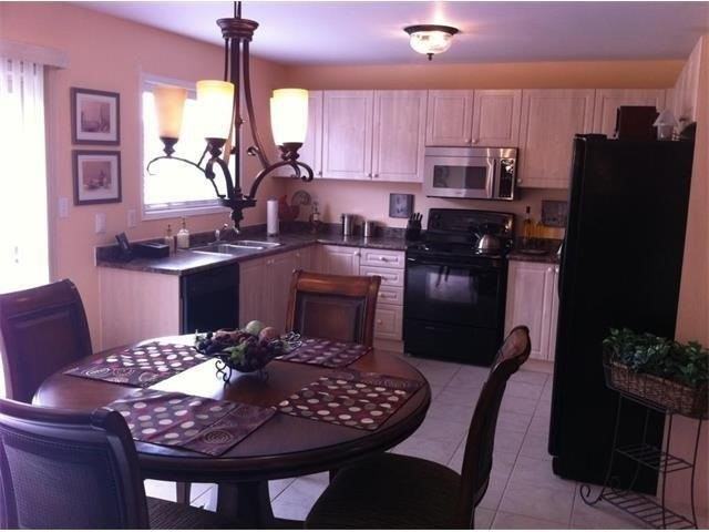 2247 Briargrove Circ - Photo 3 of 9