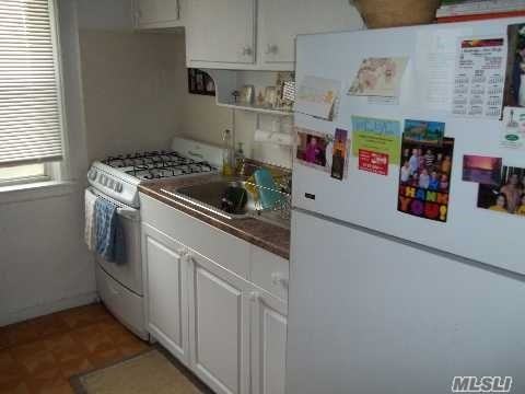 345 Shore Rd - Photo 2 of 6