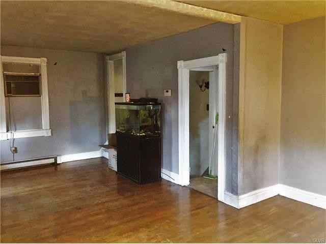 111 Railroad Rd - Photo 3 of 18