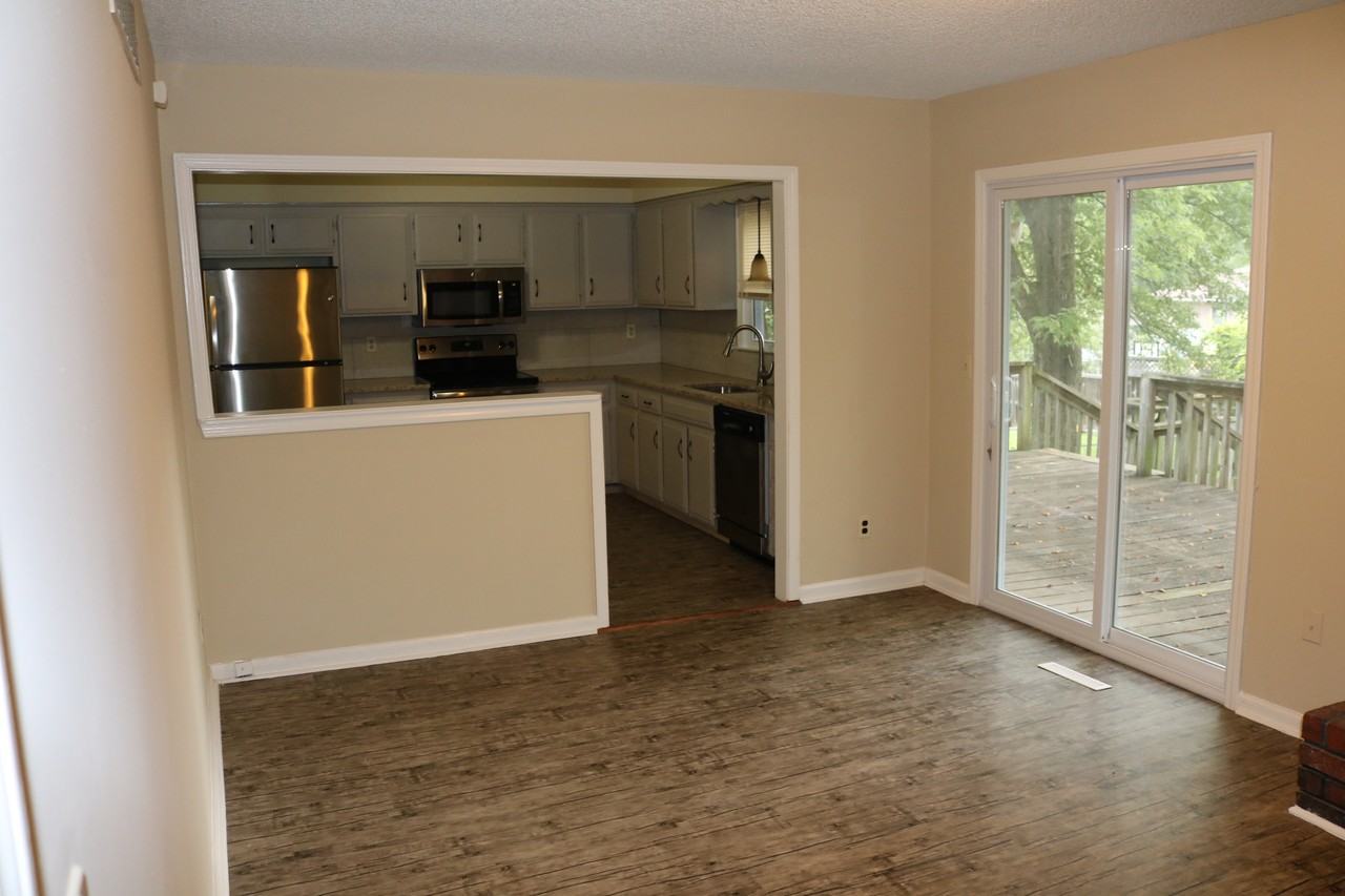 7500 NW 78th St - Photo 3 of 23