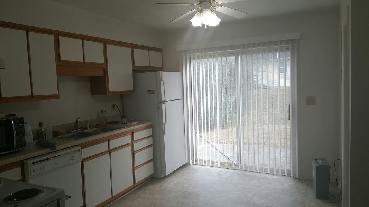 1814 Bennington St SE - Photo 2 of 5