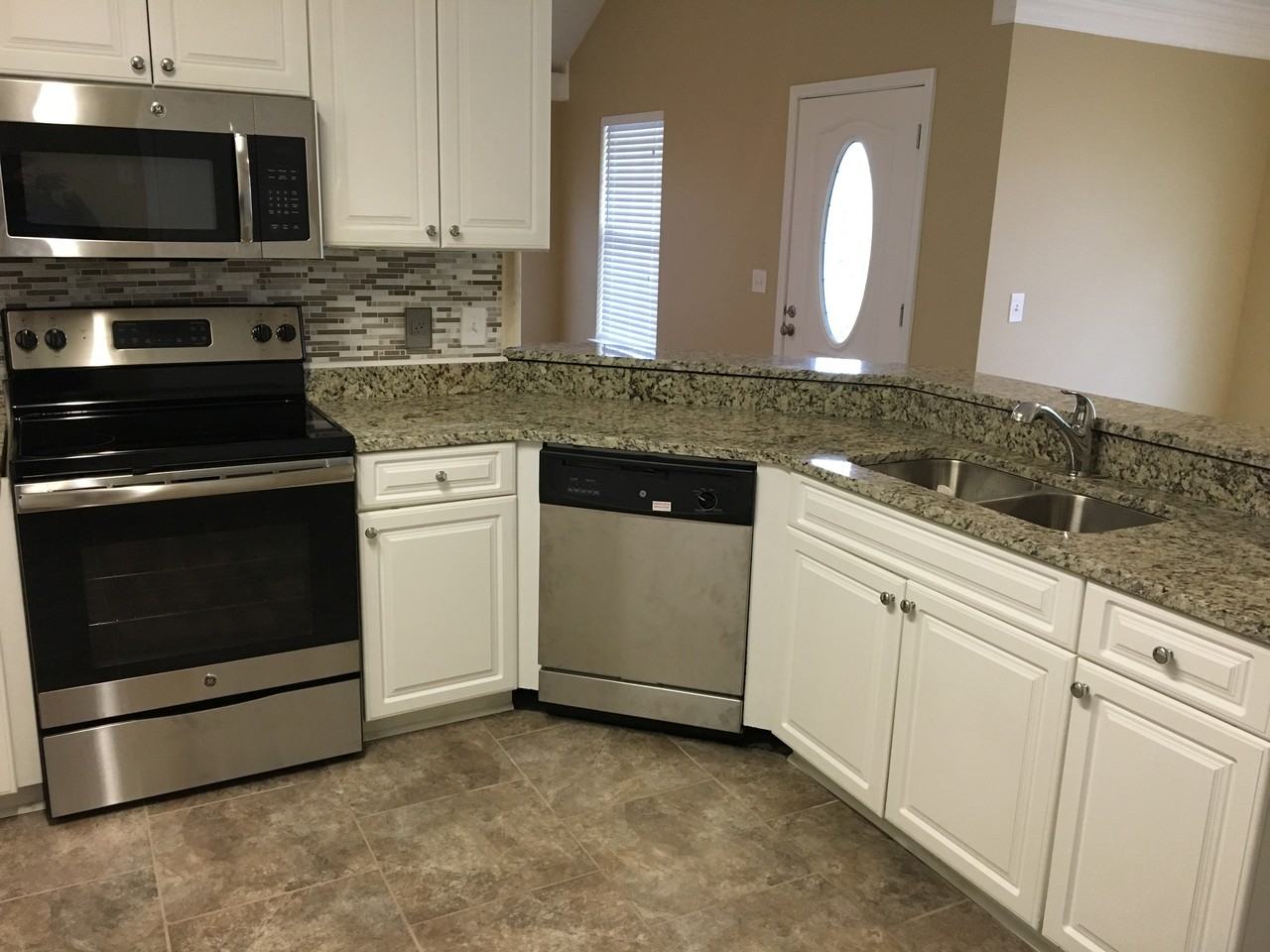 861 Pin Oak Dr - Photo 3 of 24