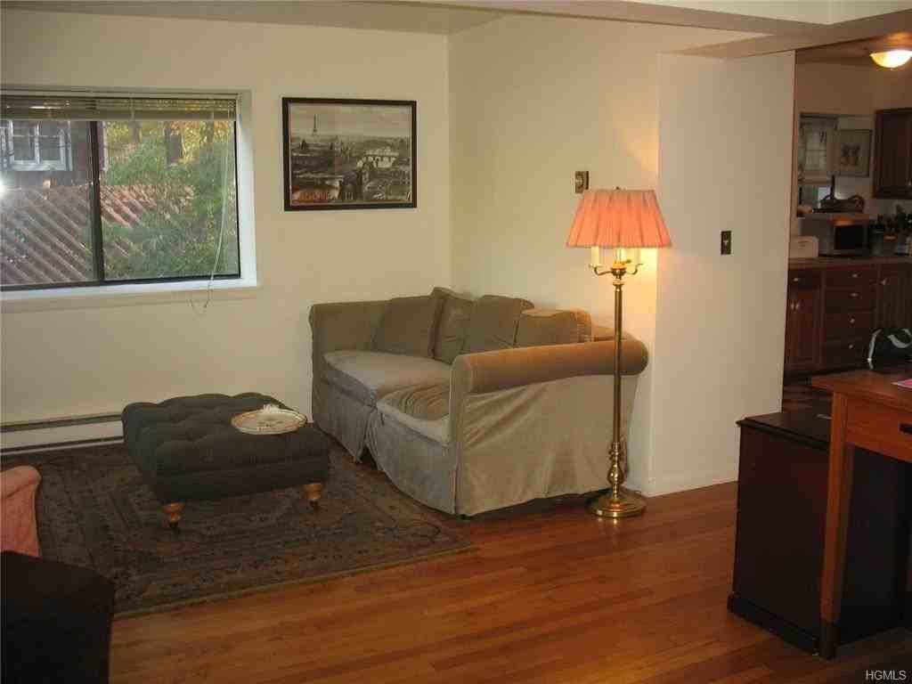 8 Hillside Ave - Photo 3 of 11